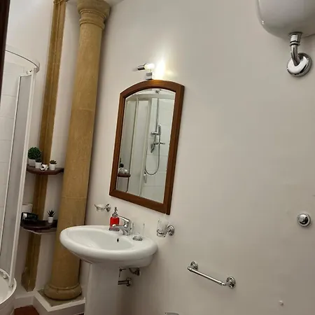 Oda ve Kahvaltı Il Conte 4*